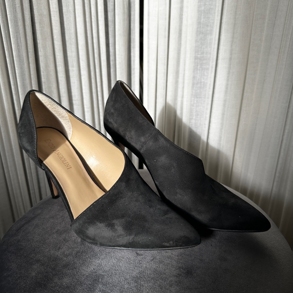 Gorgeous Black Suede Heels